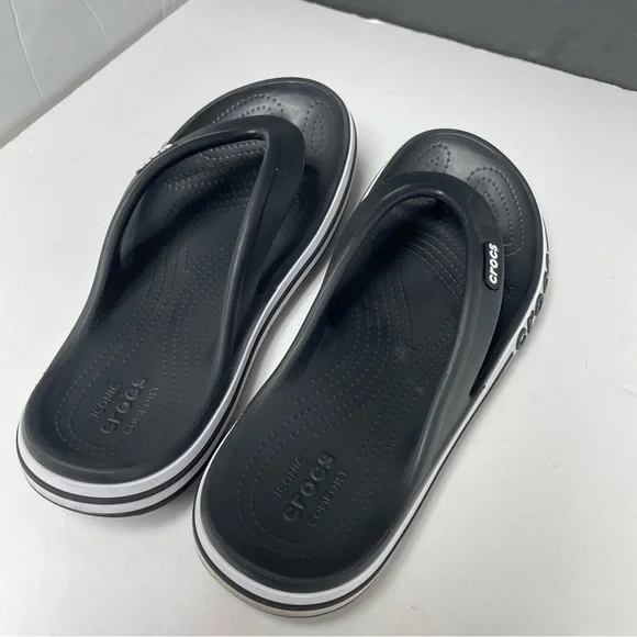 CROCS Flip Flops Mens 9 Womens 11 Black/White Bayaband Logo ligheweight comfy - Picture 3 of 9